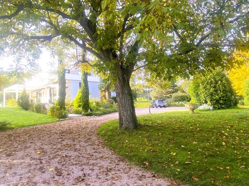 Propriété - 288 m² - 11 pièces