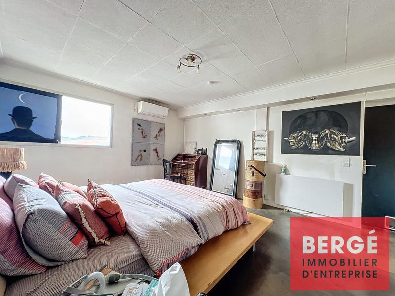 Entrepôt - 1 800 m²