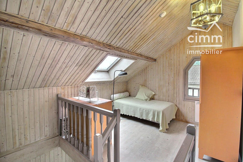 Maison - 273 m² - 10 pièces