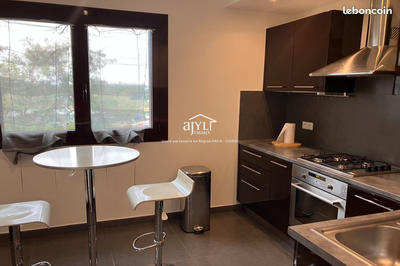 Appartement - 80 m² - 4 pièces