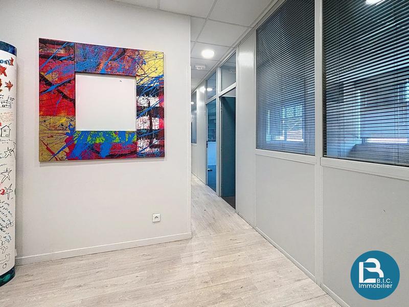 Bureau - 252 m² - 12 pièces