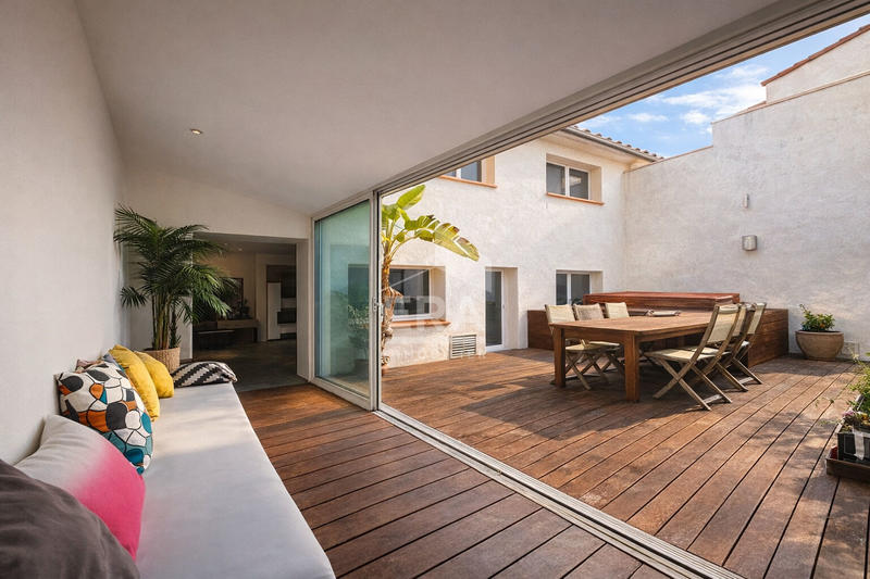 Villa - 290 m² - 9 pièces