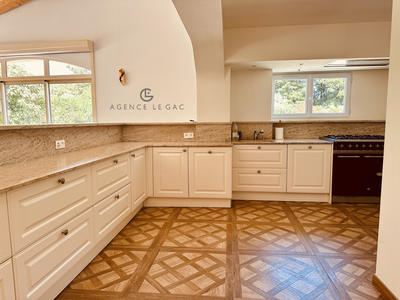 Villa - 200 m² - 5 pièces