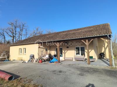 Maison - 144 m² - 5 pièces