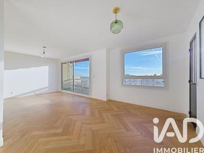 Appartement - 93 m² - 5 pièces
