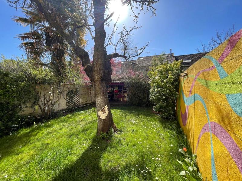 Maison - 90 m² - 4 pièces