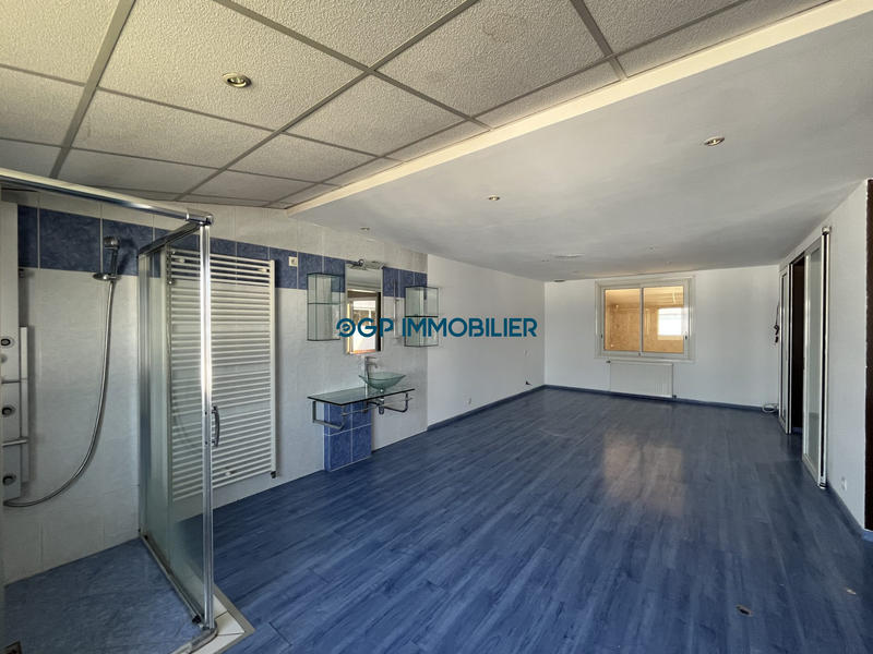 Entrepôt - 1 400 m²