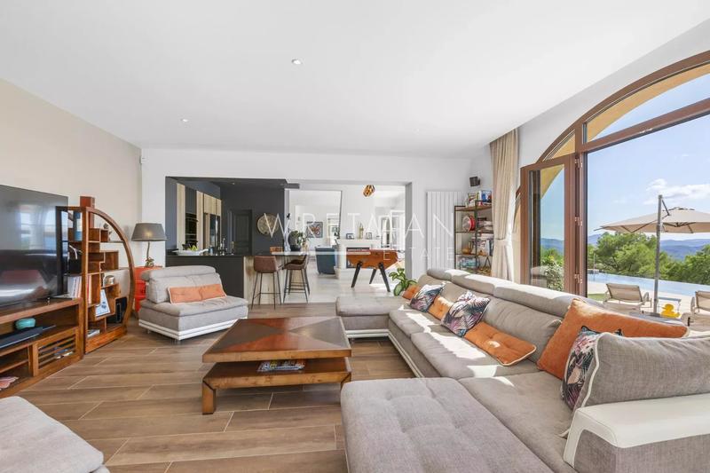 Villa - 229 m² - 7 pièces