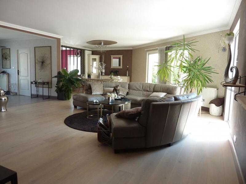 Maison - 160 m² - 8 pièces