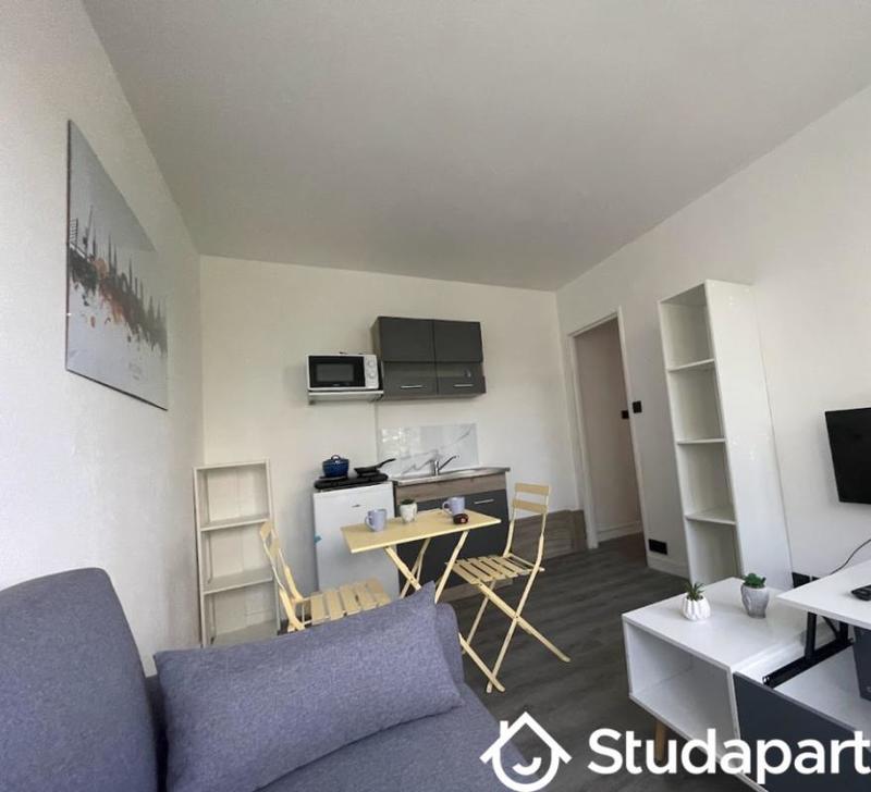 Chambre - 9 m² - 1 pièce