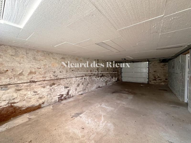 Maison - 201 m² - 7 pièces