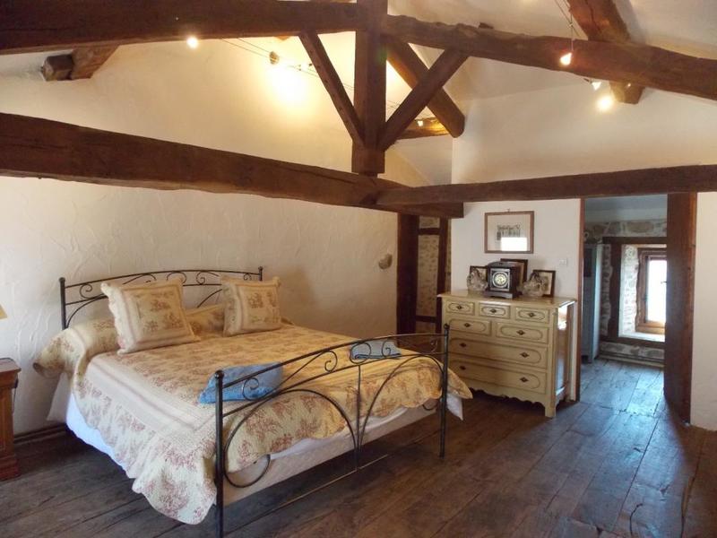 Maison en pierre - 290 m² - 9 pièces