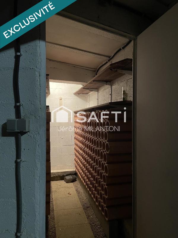 Maison - 250 m² - 2 pièces