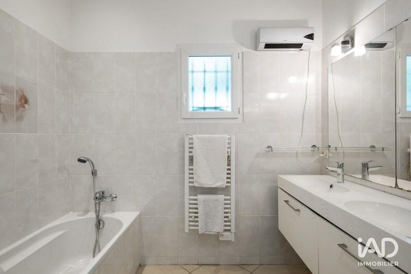 Maison - 180 m² - 5 pièces