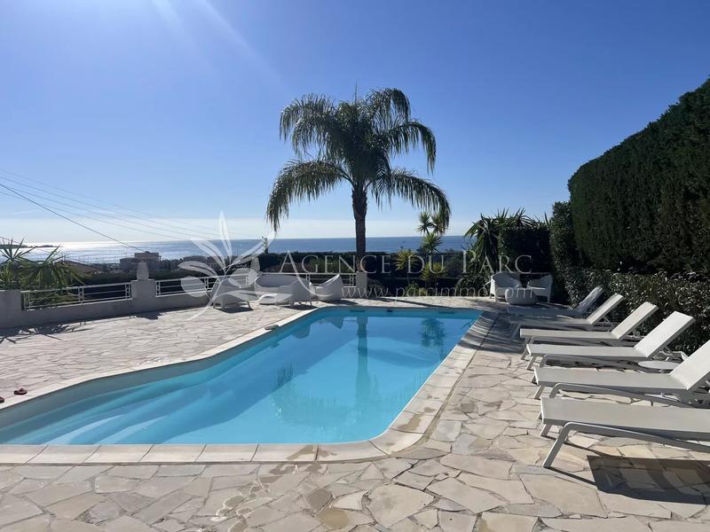 Maison - 174 m² - 6 pièces