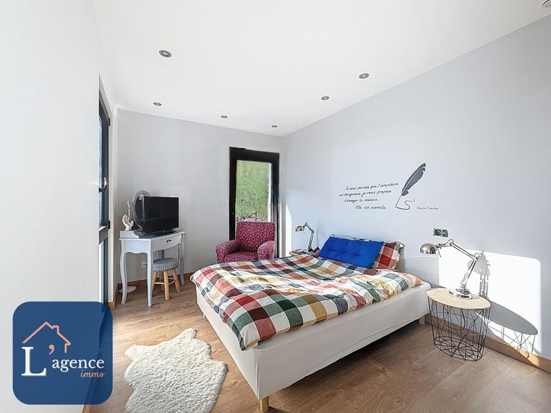 Maison - 202 m² - 8 pièces