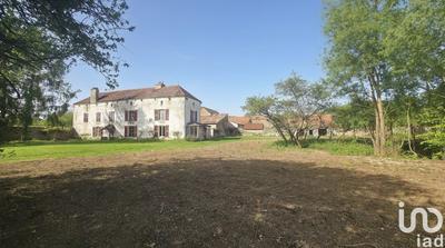 Maison - 230 m² - 6 pièces