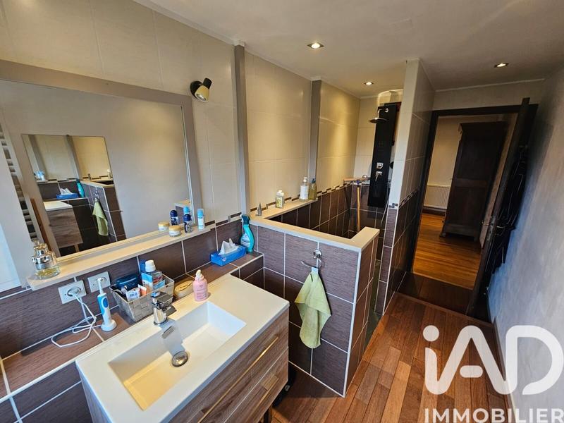 Maison - 195 m² - 7 pièces