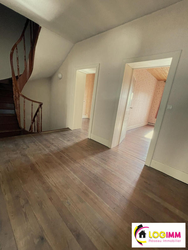 Maison - 330 m² - 9 pièces