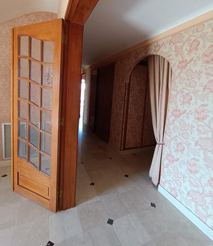 Maison - 265 m² - 8 pièces