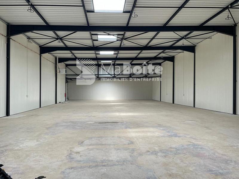 Local d'activité / Entrepôt - 860 m² - 10 pièces