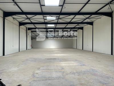 Local d'activité / Entrepôt - 860 m² - 10 pièces