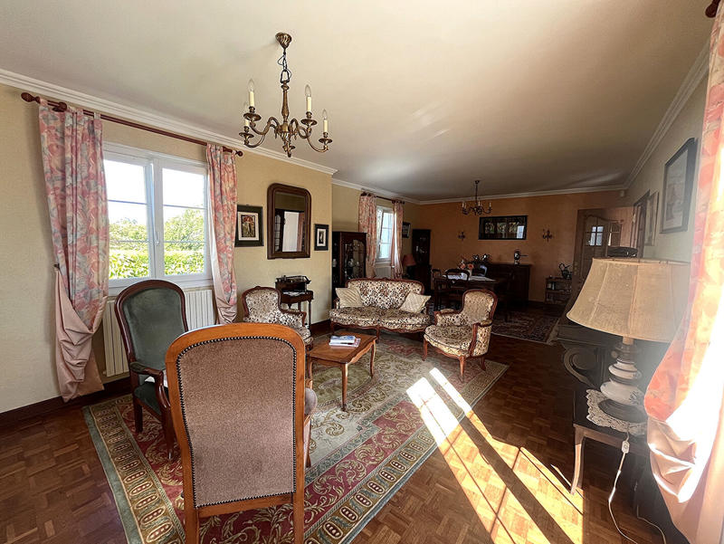 Maison - 152 m² - 7 pièces