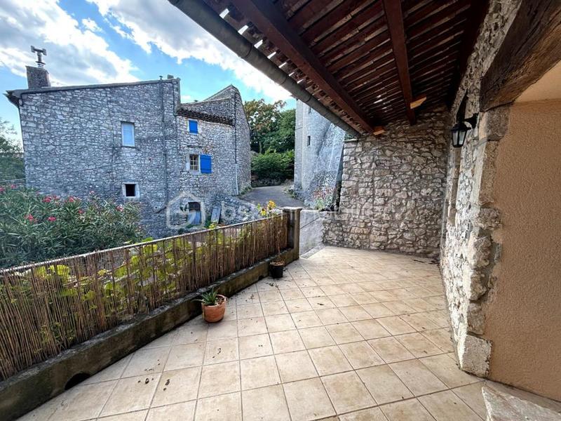 Maison en pierre - 97 m² - 3 pièces