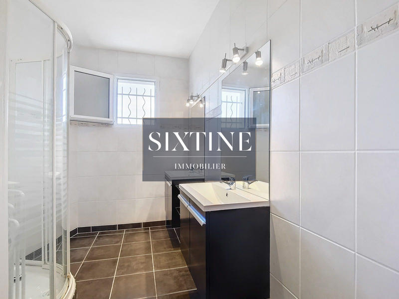 Maison - 271 m² - 10 pièces