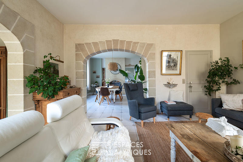 Maison - 303 m² - 10 pièces