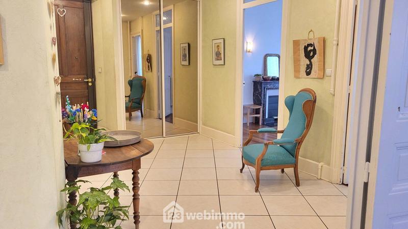 Appartement - 200 m² - 7 pièces