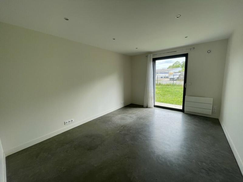 Local d'activité / Entrepôt - 160 m²