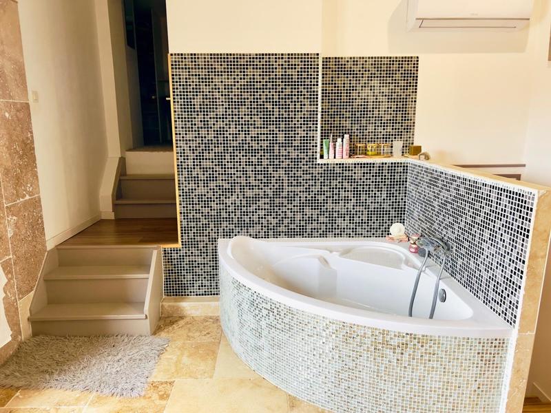 Villa - 180 m² - 6 pièces