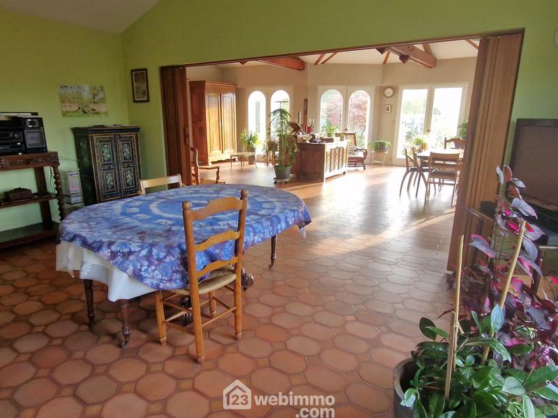 Maison - 215 m² - 6 pièces