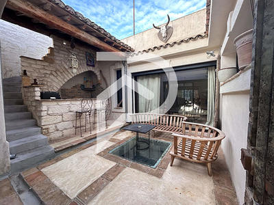 Maison - 300 m² - 6 pièces