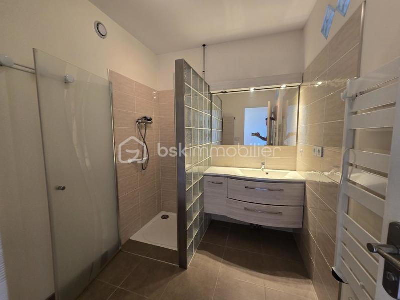 Appartement - 85 m² - 3 pièces