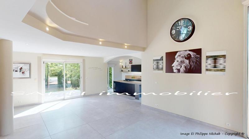 Maison - 182 m² - 7 pièces