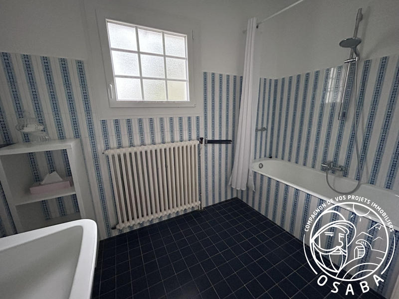 Maison - 311 m² - 8 pièces