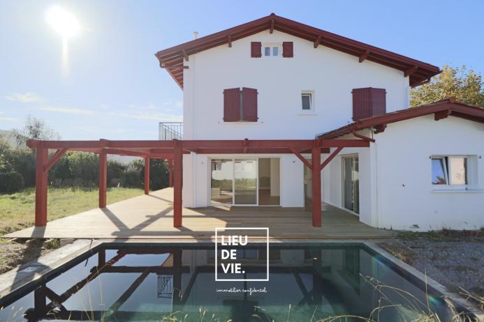 Maison ancienne - 325 m² - 9 pièces