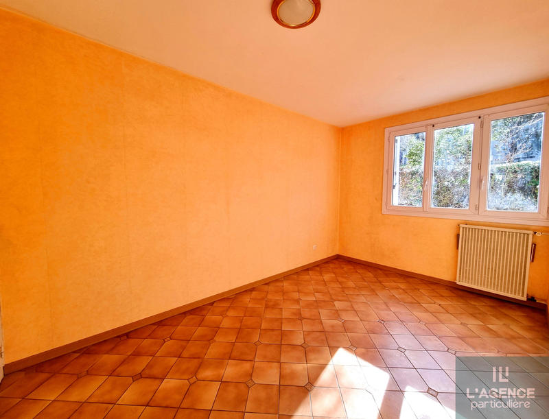 Appartement - 90 m² - 5 pièces