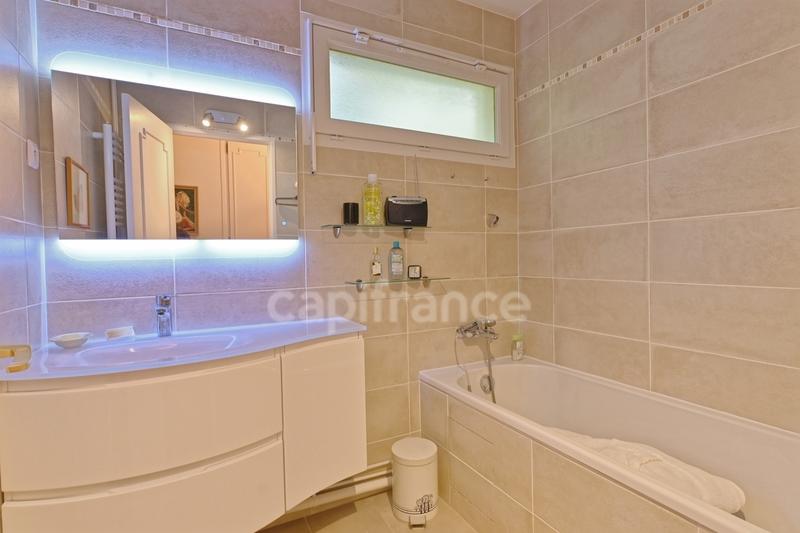 Appartement bourgeois - 103 m² - 5 pièces