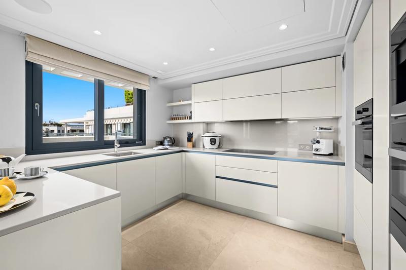 Appartement - 182 m² - 5 pièces