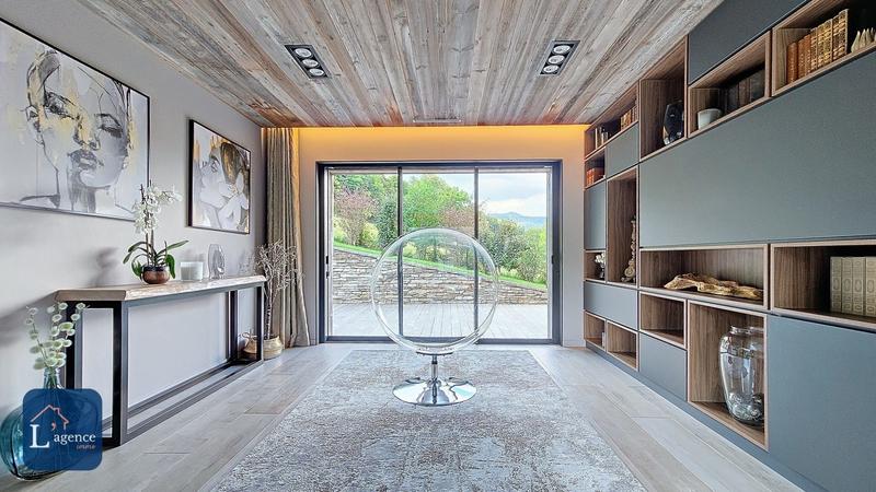 Maison - 219 m² - 7 pièces