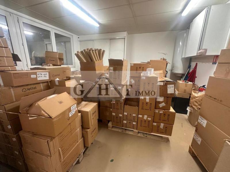 Entrepôt - 260 m²