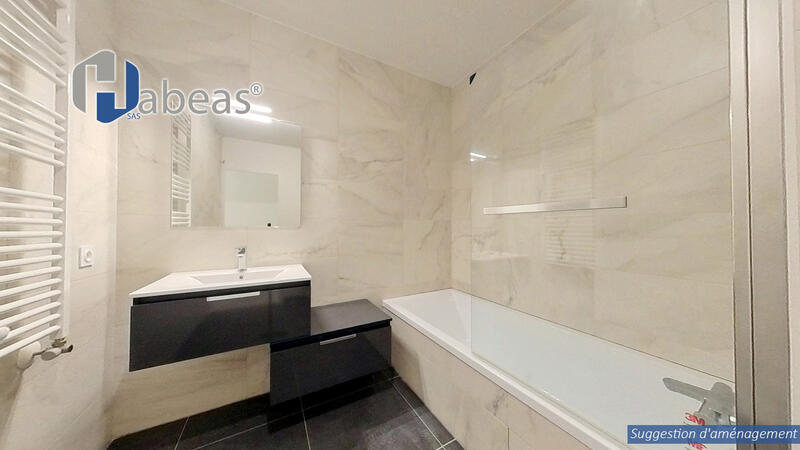 Appartement - 93 m² - 4 pièces