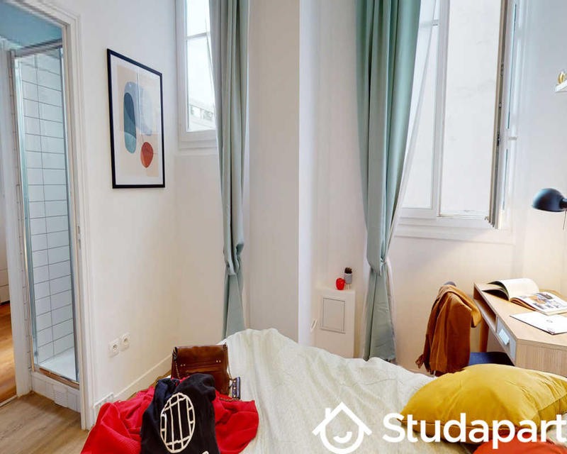 Chambre - 130 m² - 1 pièce