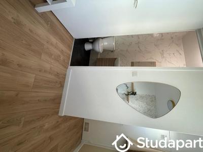 Chambre - 13 m² - 1 pièce