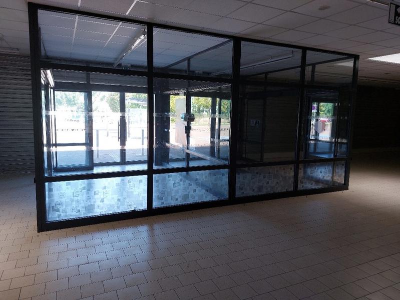 Local commercial - 1 200 m²