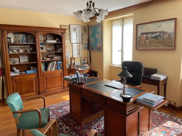 Maison de ville - 313 m² - 10 pièces