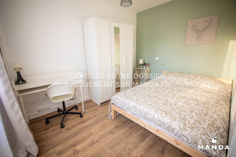 Chambre - 10 m² - 4 pièces